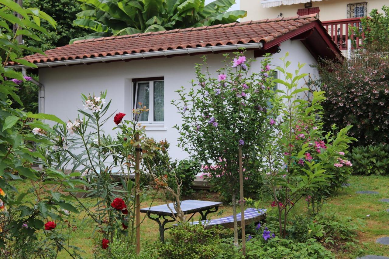 Chambres D'Hotes "Hor Dago" Pres De La Gare D'Hendaye Avec Le Petit-Dejeuner Exterior photo
